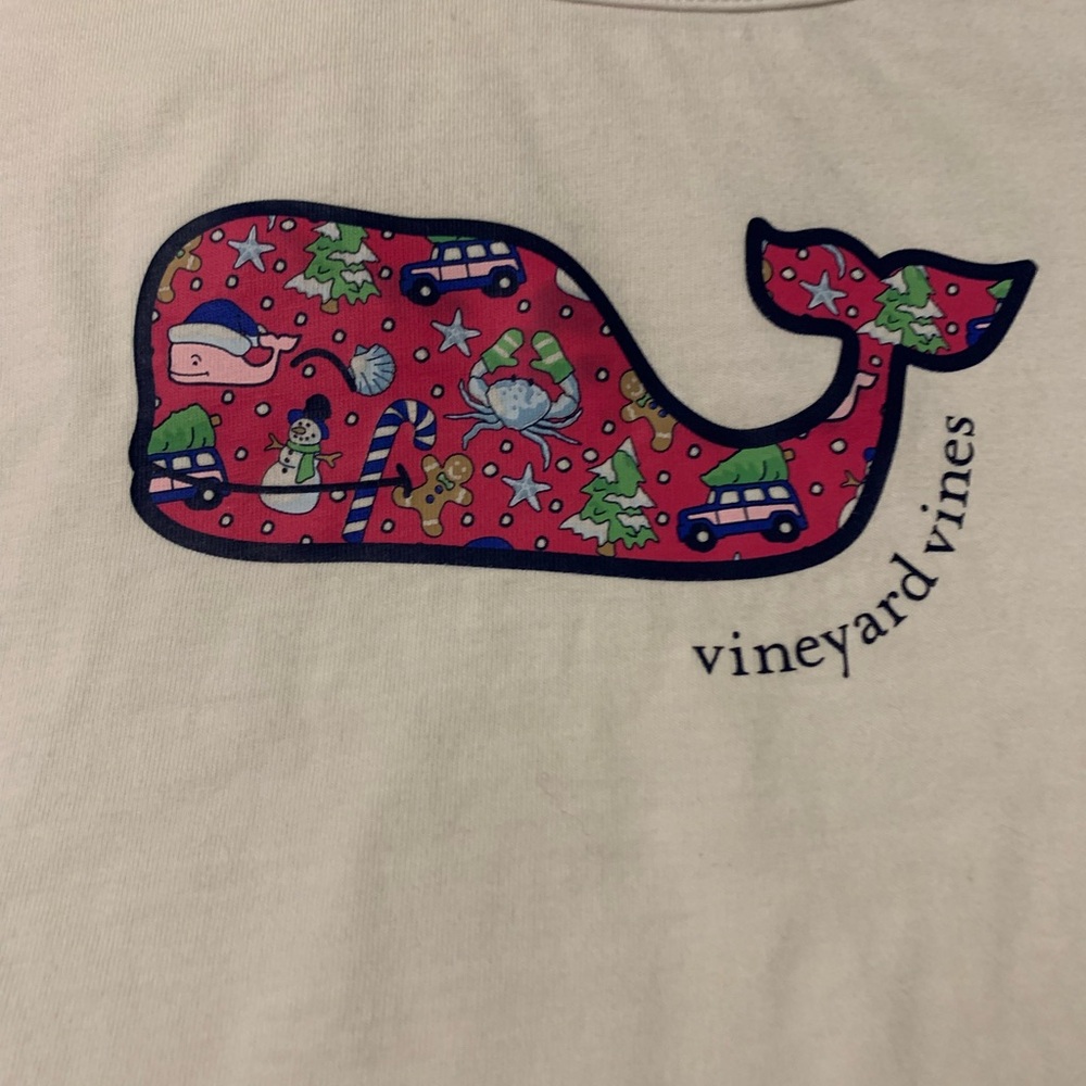 Vineyard Vines Christmas Whale Graphic Tee
